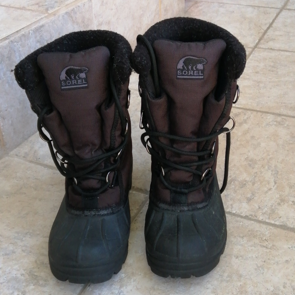 Snow boots